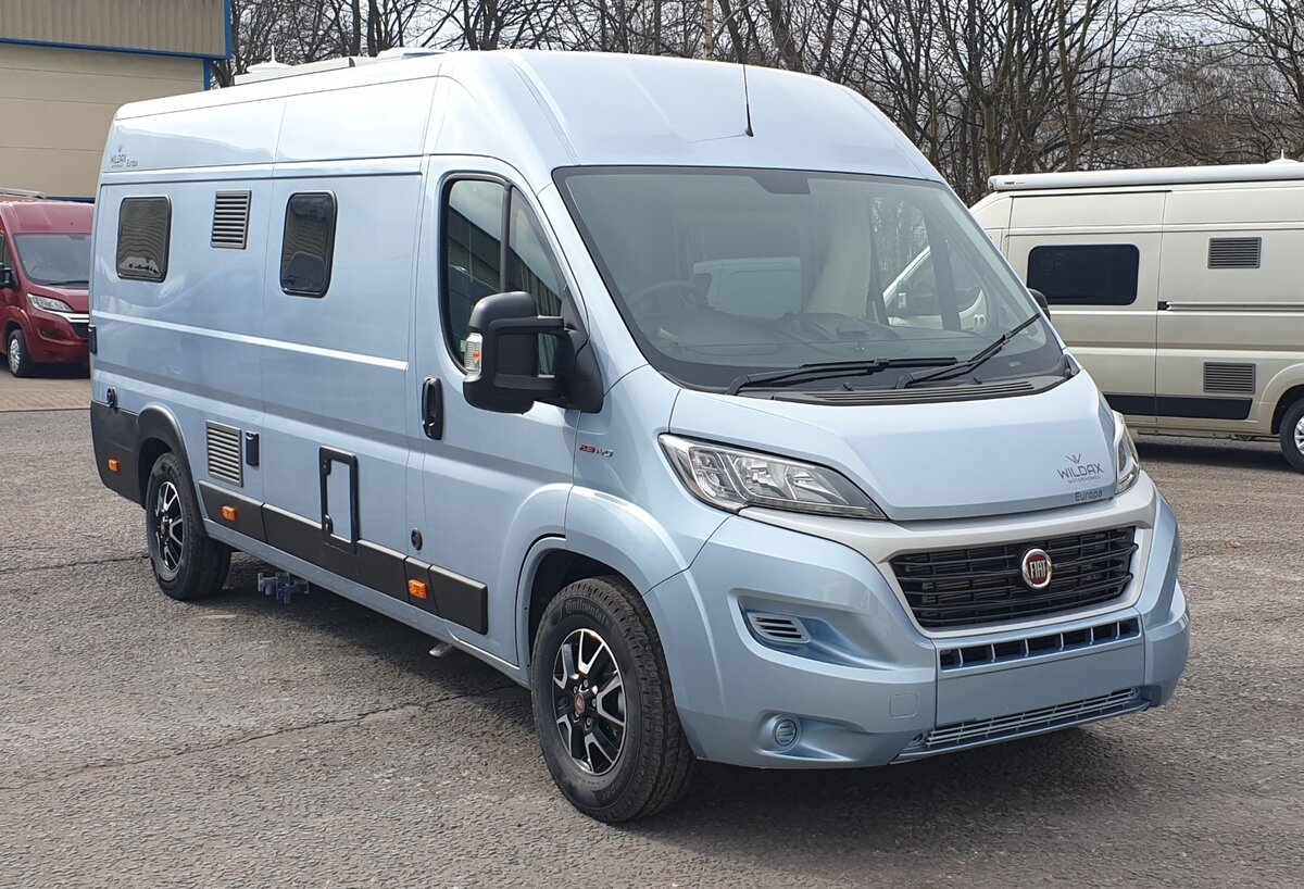 Никто не додумался, а вот англичане сделали удобный автодом в фургоне ...