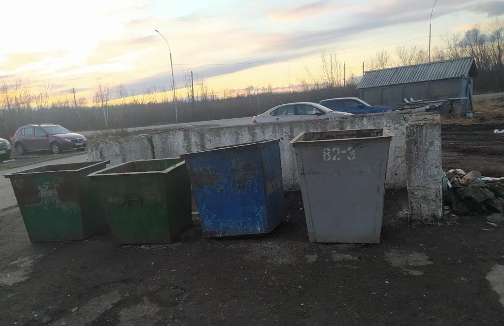 Контейнерная площадка для мусора в городе Печора (Республика Коми) Фото: Иван Уляшов