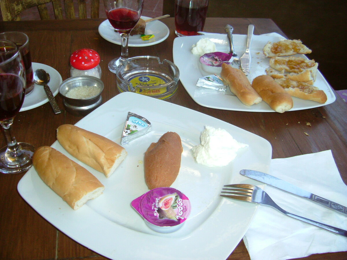 Булки сохранялись в пользу бездомных животных