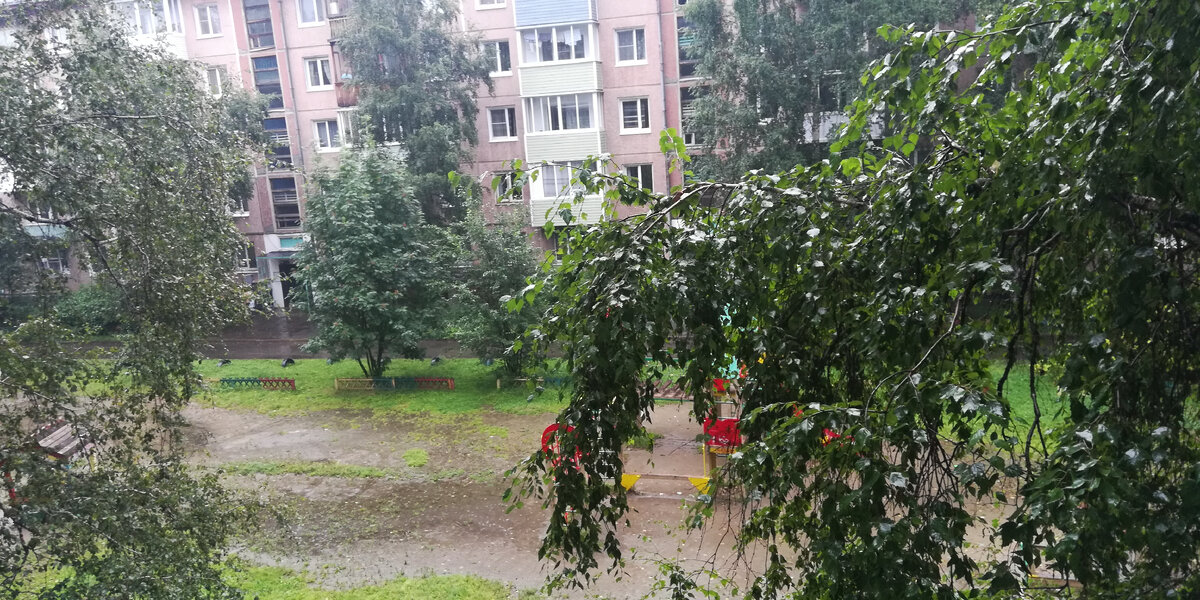 Весь день , как впрочем и всё лето льет дождь, 2021, Ангарск