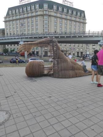 Скульптура на набережной