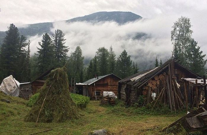 Домики старообрядцев в сибирской тайге. Снимок с voda58.ru