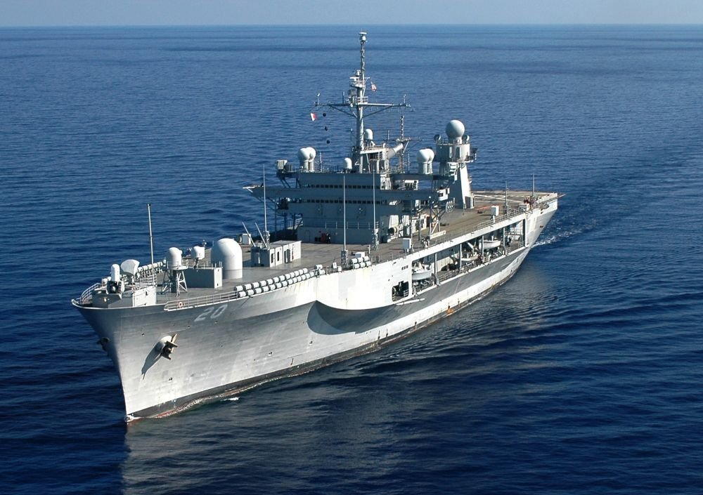 Флагман 6-го флота ВМС США USS Mount Whitney. Источник: ru.wikipedia.org