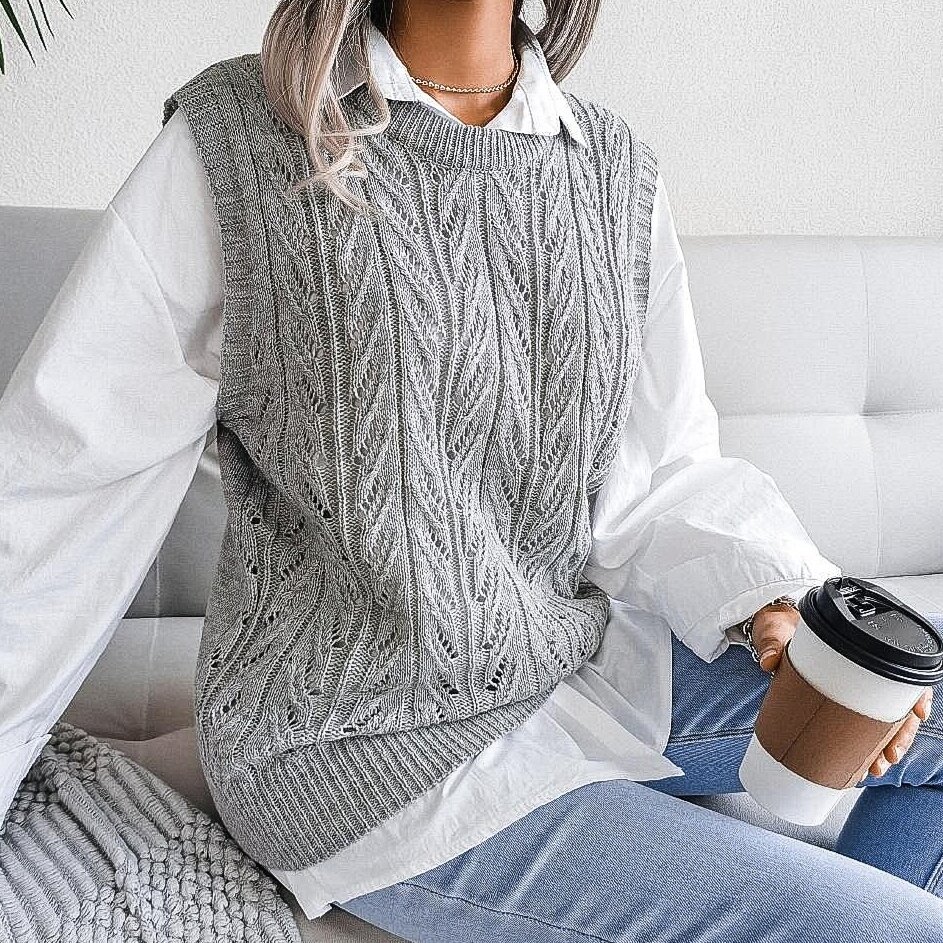 Безрукавка с ажурным узором "колоски"