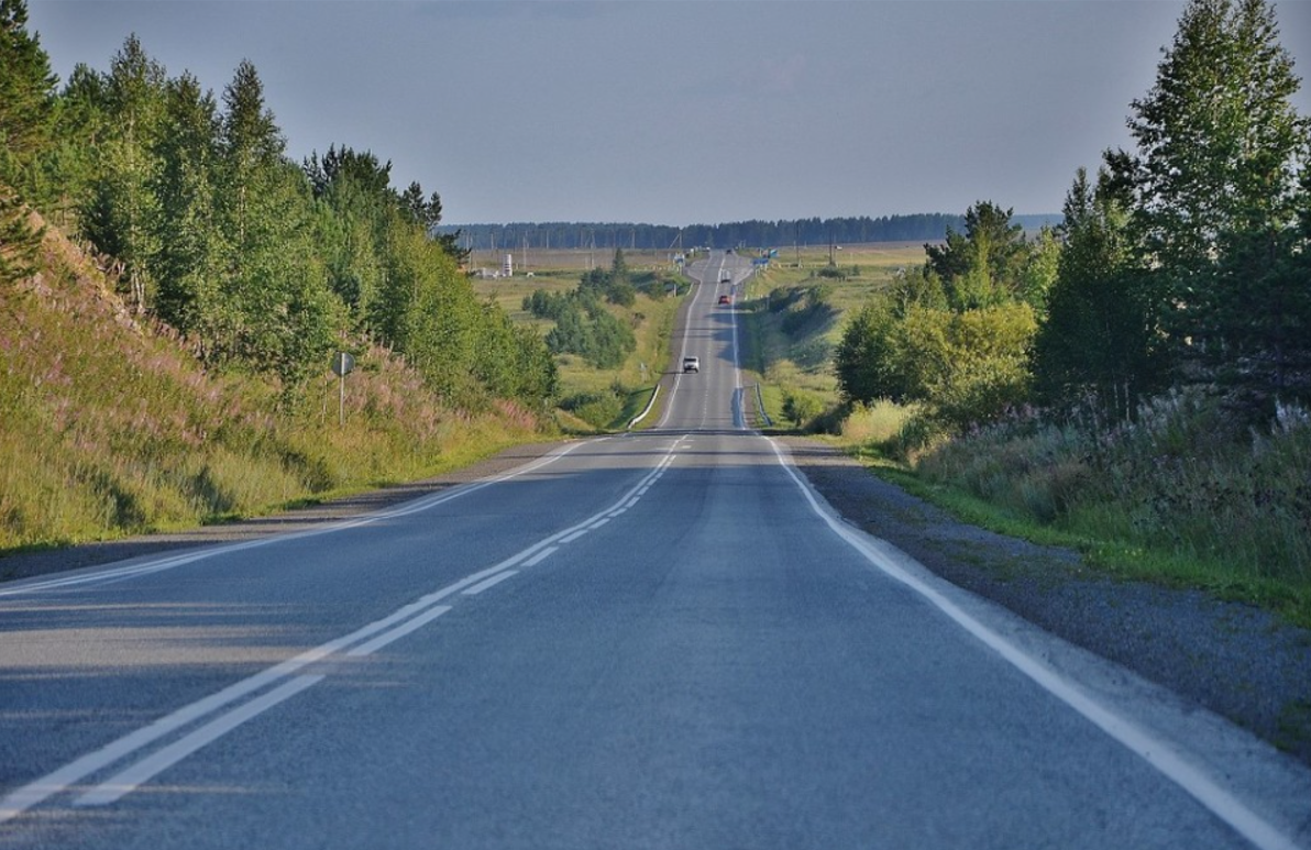 Иазделительнпя ролосп. Б примеров дорога. Б примеров дорога. 1 сплошная линия обозначает край проезжей части. Дорога после ремонта.