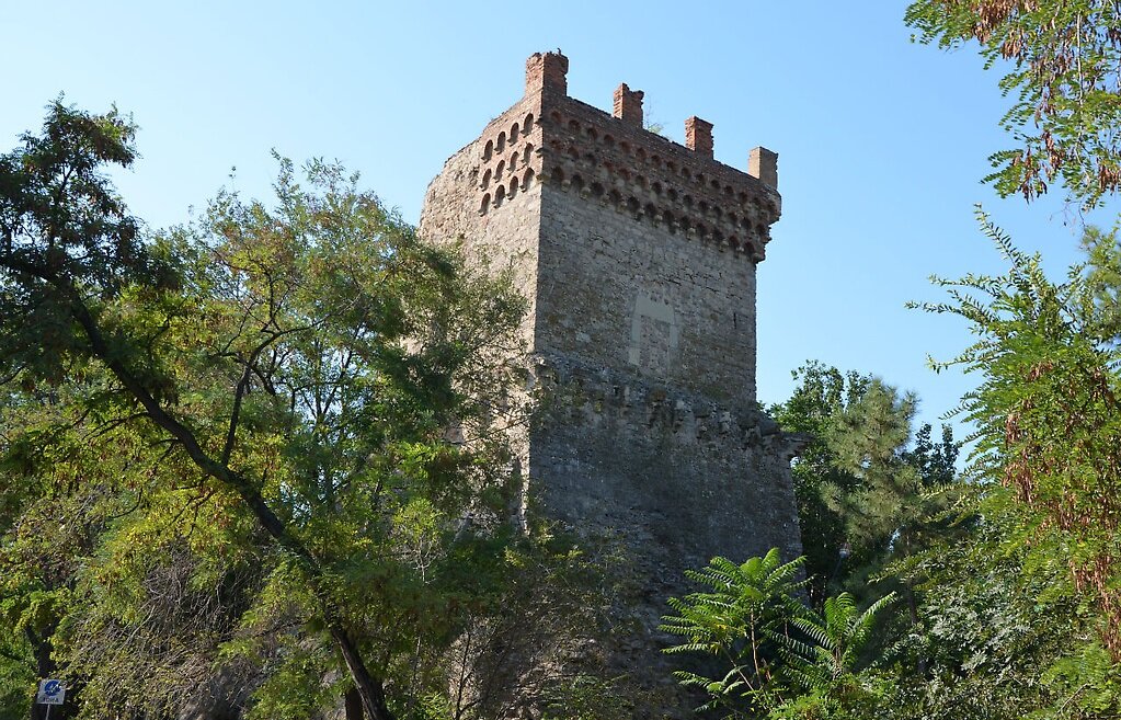 святого константина улица. башня святого константина феодосия. святого константина улица. созополь храм елены и константина. кафа генуэзская крепость башня константина.