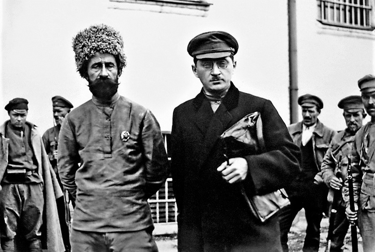 Комдив Миронов под арестом.