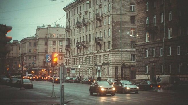Улица Санкт-Петербурга
