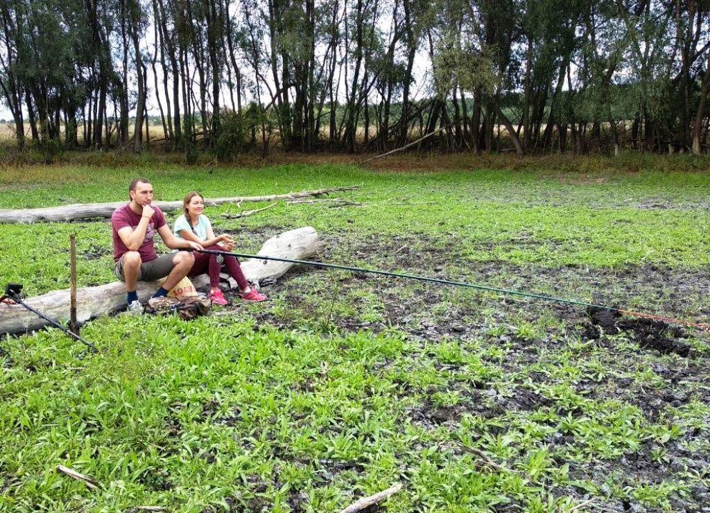 на дне озера