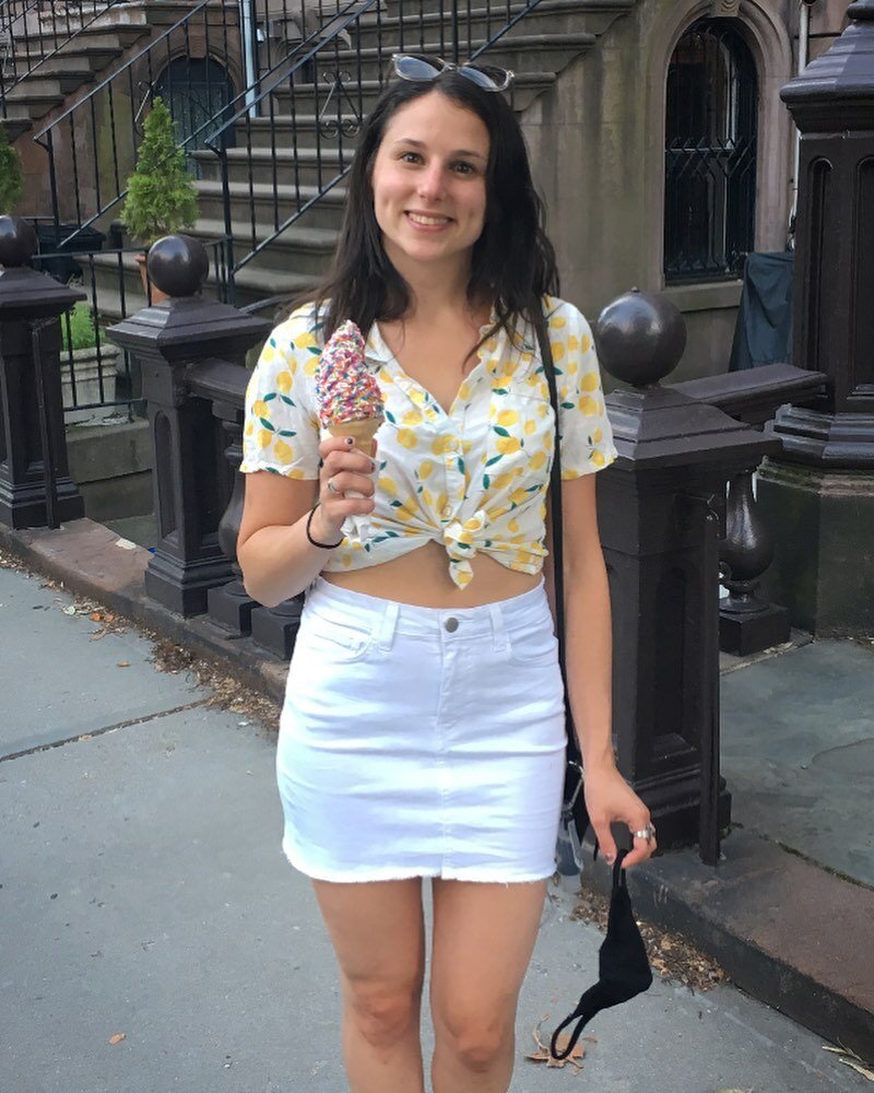 Хэлли уже давно выросла/ Источник фото: Instagram Hallie Eisenberg  