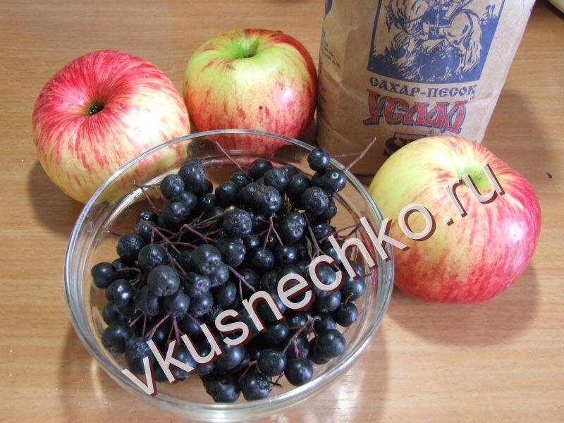 варенье из черноплодной рябины и яблок, ингредиенты для приготовления. 