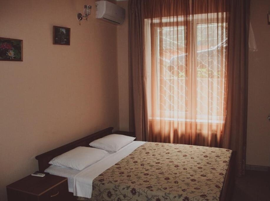 Делюкс с собственной ванной комнатой за 1 980 рублей в сутки без завтрака