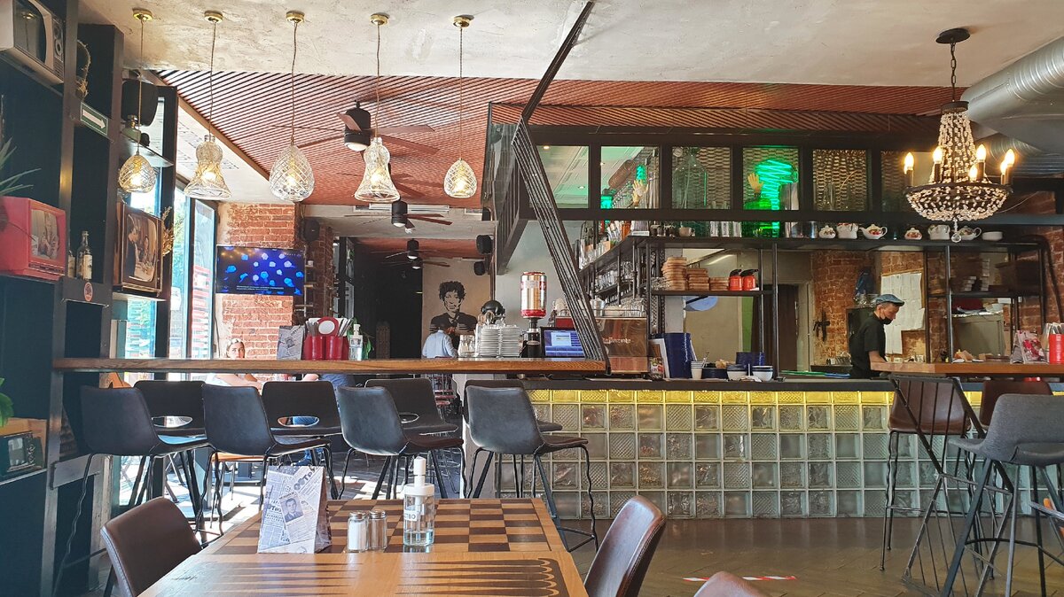 Эклектично