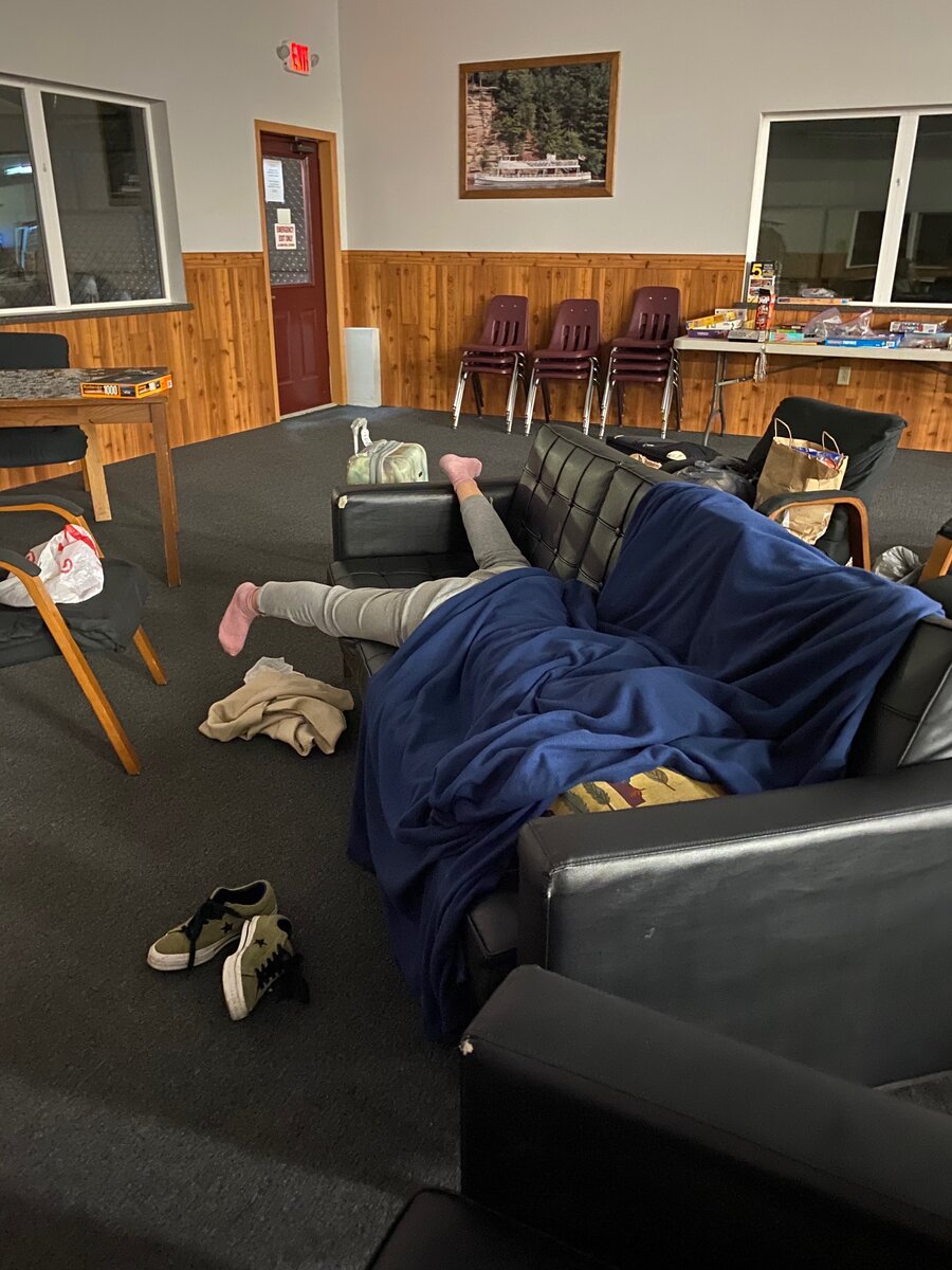 малышок усталь