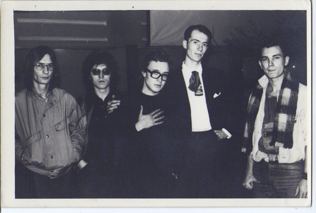 Евгений "Эжен" Лищенко первый слева и Олег "Бэб" Лищенко первый справа 