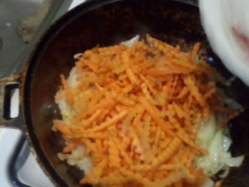 добавляем морковь