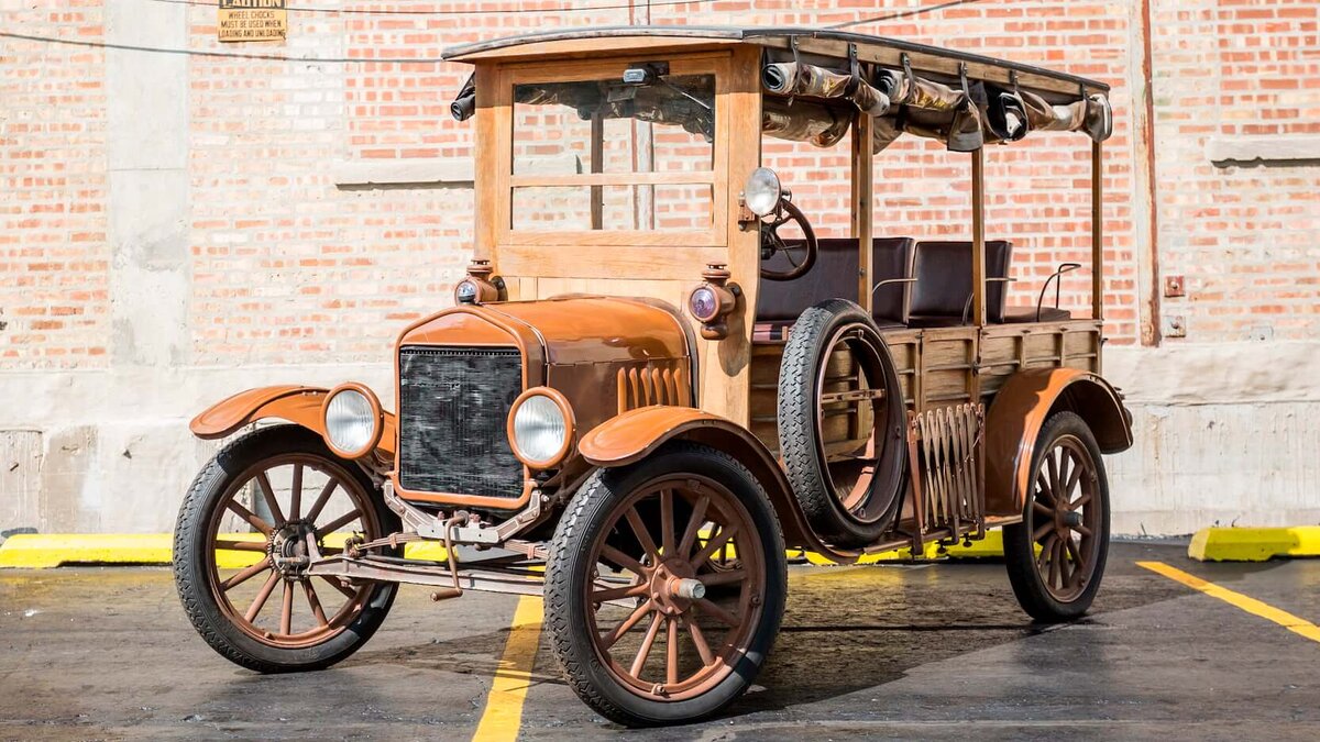 Автобус Ford Huckster 1919.