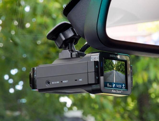 В антирадаре предусмотрены протоколы, отсекающие ложные срабатывания радарного блока. Один из них — фильтр Z сигнатур. В нём хранятся все известные разработчикам частотные профили помех, возникающих от парковочных датчиков, сенсоров дверей супермаркетов и других. Если детектированный сигнал совпадает с сохранённым, он отсекается. Фильтр можно деактивировать в настройках прибора.