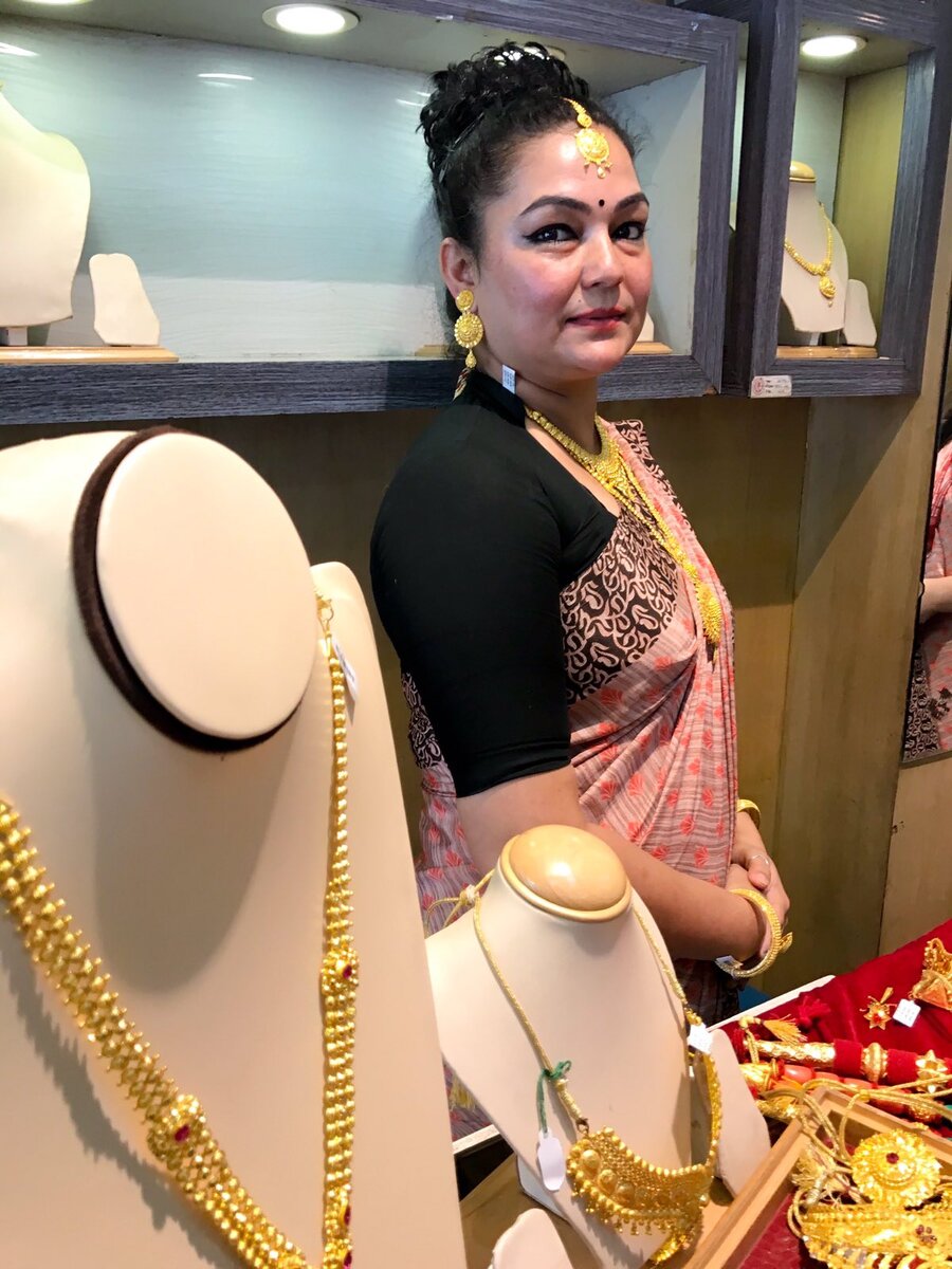 Жёлтое золото (916, 950, 999 пробы) является валютой, в то время как наш привычный 585 сурогат вообще здесь не котируется