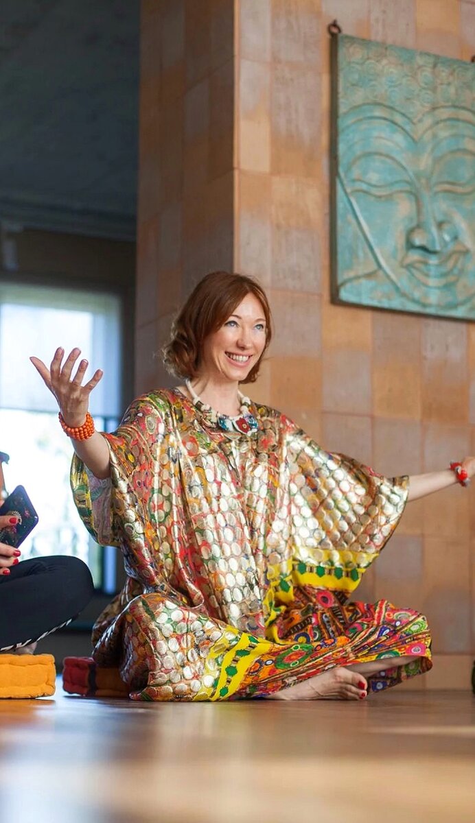 
СЕГОДНЯ РАССАЖУ ВАМ ПРО ИЗМЕНЕННОЕ СОСТОЯНИЕ СОЗНАНИЯ.
Знаем ли мы, что  это такое? Для кого-то это медитация, для кого-то транс, но мало кто знает верное определение и применение этого состояния. Во-первых оно контролируемое, во-вторых - может нести ощутимую пользу, если этому учиться. 
⠀
Как проводник я провожу свои практические занятия в #ИСС. 
Восточные школы используют определенный вид транса, называя это медитацией. Хорошо известно, что изменённое состояние сознания или транс - неотъемлемая часть и  шаманских ритуалов. 
⠀
В чем суть?
⠀
В состоянии транса человек способен выйти за пределы своего ограниченного эго и познать ОКЕАНИЧЕСКОЕ ЧУВСТВО -  ощутить свою неразрывную связь с миром, единение со Вселенной, вечность и безграничность.
⠀
Наука тоже не осталась в стороне от столь интересного феномена. 
Было доказано, что «правильный» #транс сам по себе целителен.
Именно в нем возможны мягкие и естественные изменения психики - снятие негативных рамок, которое сложно осуществить в обычном состоянии сознания.
⠀
Следуя за ПРОВОДНИКОМ, вводящим тебя в ИИС, ты получаешь доступ к РЕСУРСАМ своего подсознания. 
А ОКЕАНИЧЕСКОЕ ЧУВСТВО даст тебе ключи и коды, расширит внутренние горизонты. 
Проблемы, казавшиеся неразрешимыми, с такого угла зрения решаются сами собой. 
Ведь вся сила сознания Вселенной в твоем распоряжении.
Осталось только сделать шаг.....
⠀
#трансформация
#энергиячеловека
#энергиянаотношения
#mymindfulness
#womanbody
#архивсостояний
#биохаккинг