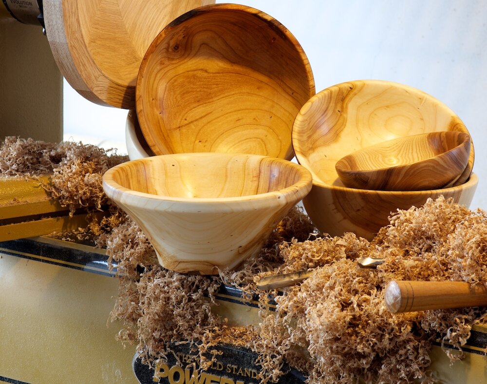 Чаши из черёмухи, выточенные из цельного куска древесины