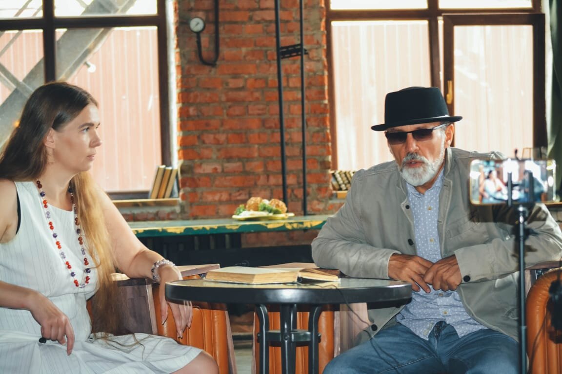 Жанна Радова - продюсер более 25-ти творческих проектов для детей и взрослых. Автор методики раскрытия талантов и призвания в любом возрасте.