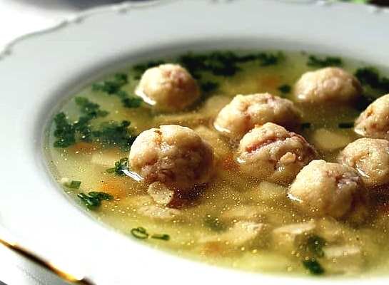 Суп с фрикадельками.