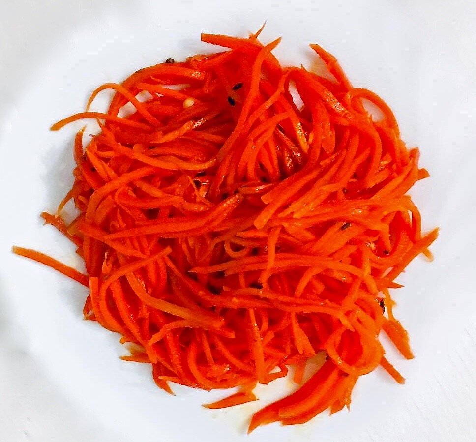 Марков-ча, морковь по-корейски.