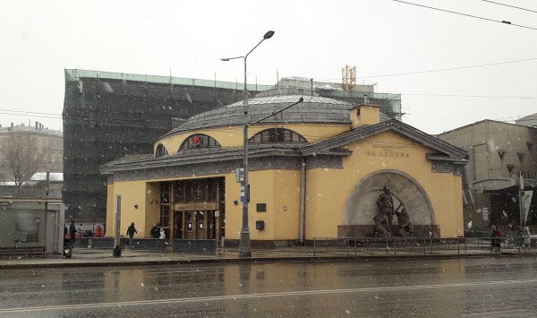 Метро Электрозаводская. Наземный вестибюль