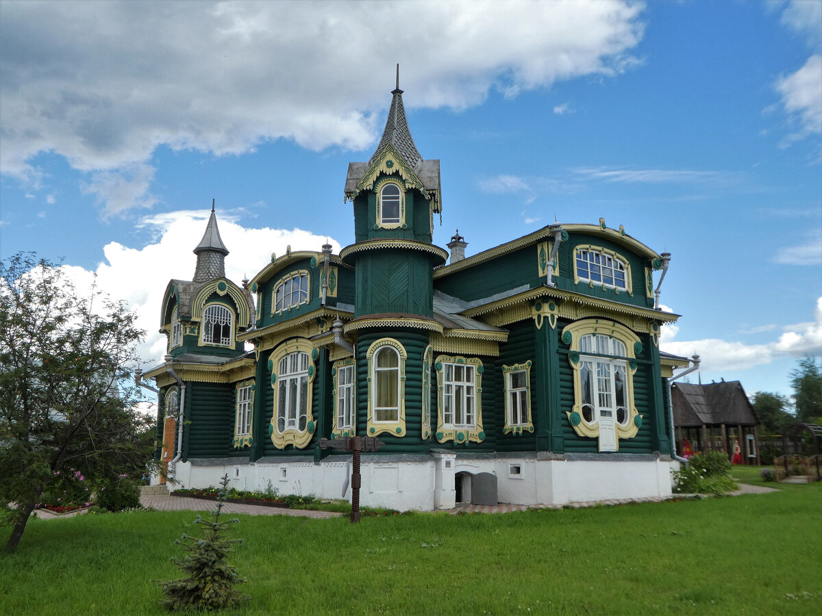   Дом судовладельца Михаила Шорина (ул. Московская, 43)
