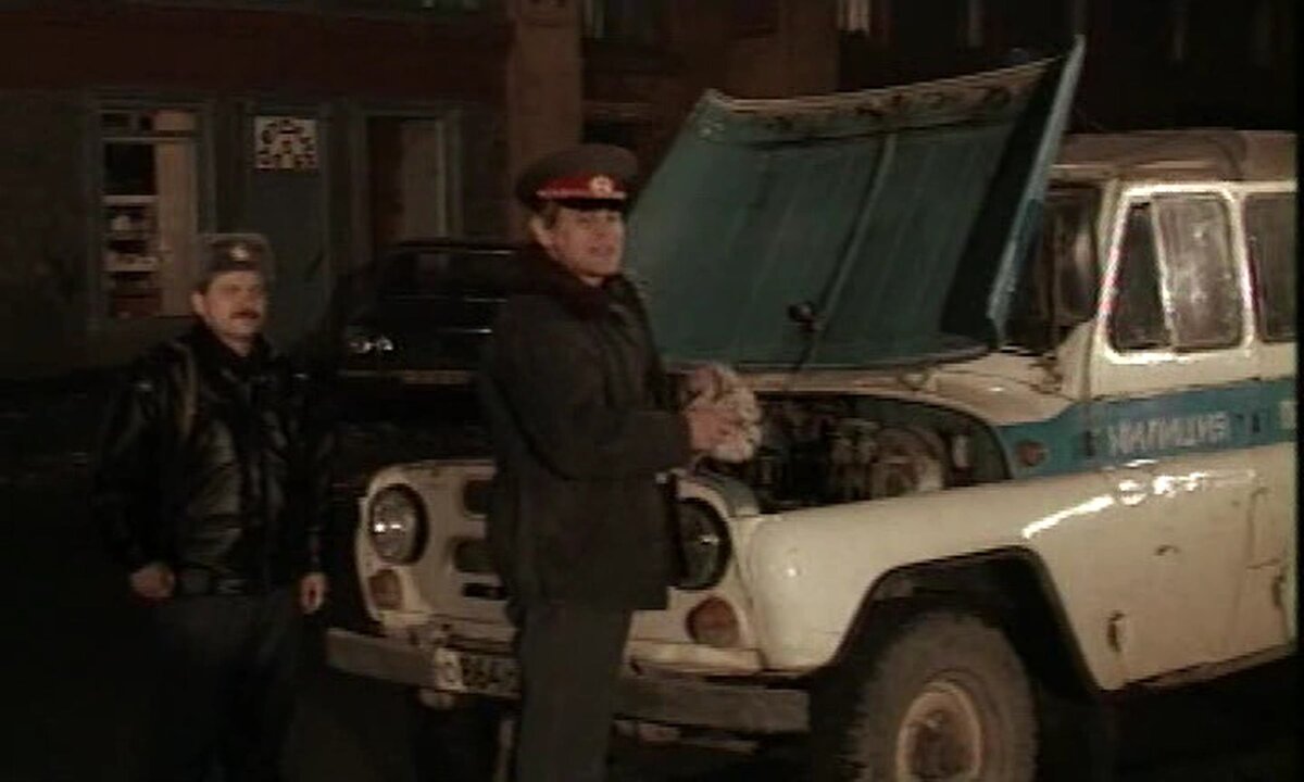 улицы разбитых фонарей водитель уазика. уаз-469 милиция 2000. улицы разбитых фонарей машина милиции уаз 469. улицы разбитых фонарей водитель уазика. уаз милиция улицы разбитых фонарей.