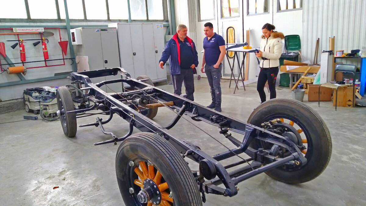 Рама восстанавливаемого автомобиля Бьюик Седан 1927 года. Ссылка на видео ниже