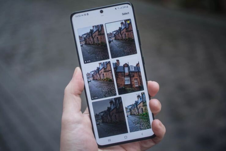 Из полученного набора фото, видео и анимаций можно сохранить то, что понравилось