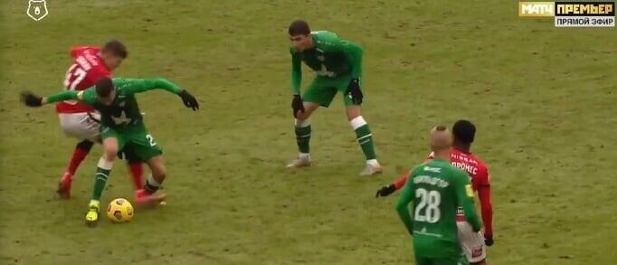 Вторая ЖК Роману Зобнину в матче с Рубином