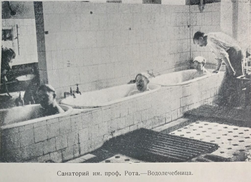 Воздушные ванны (слева) и водолечебницы (справа) в московских психоневрологических санаториях, 1920-е