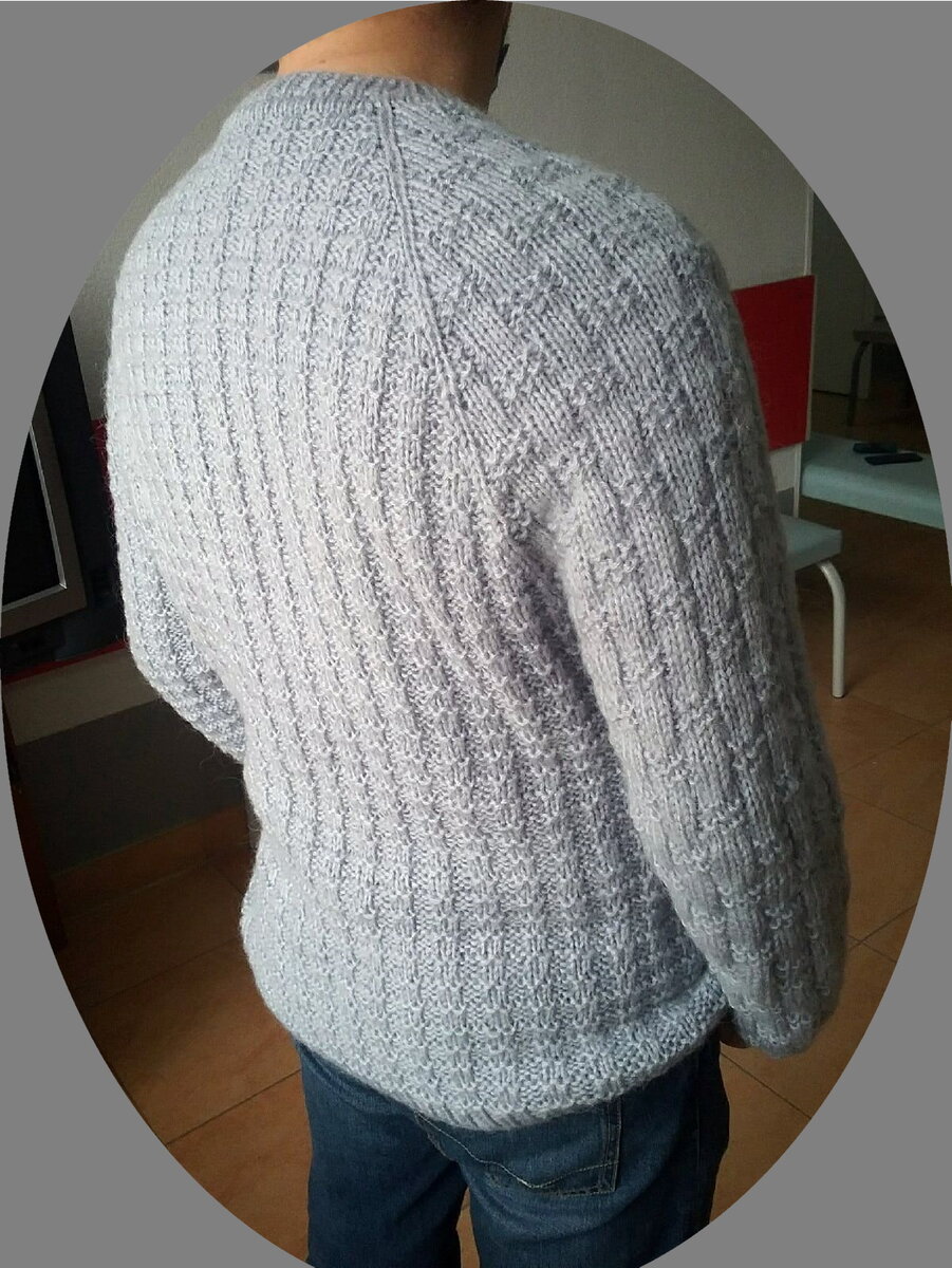 Джемпер "Два узора". Вид со спины