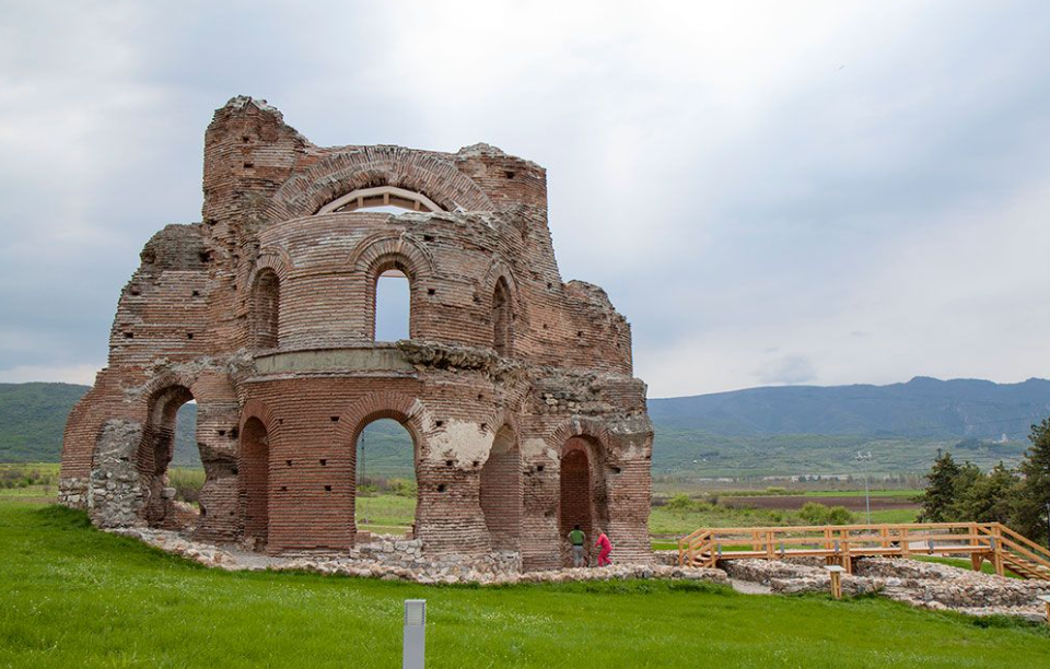 Руины Красной церкви
