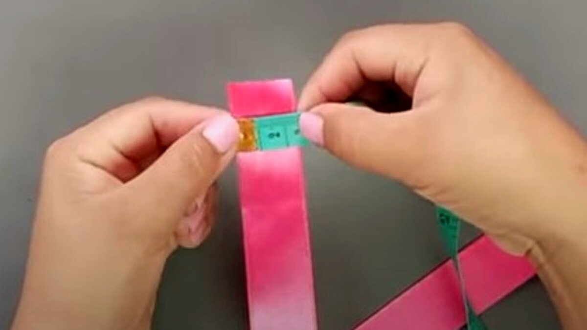 лента шириной 2,5 см