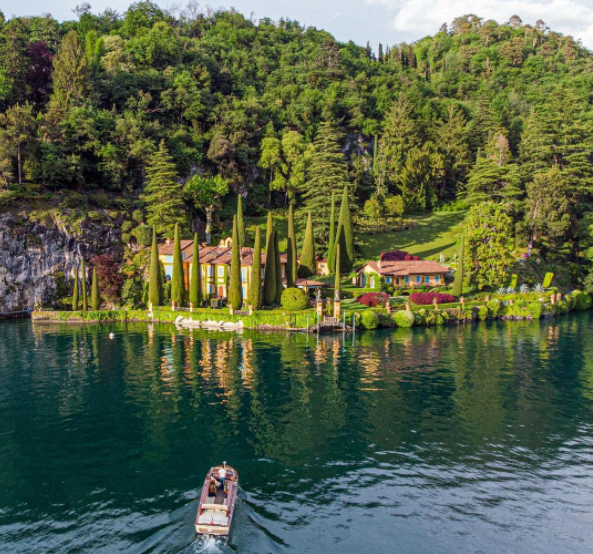 Фото: https://www.instagram.com/taxiboatvarenna/