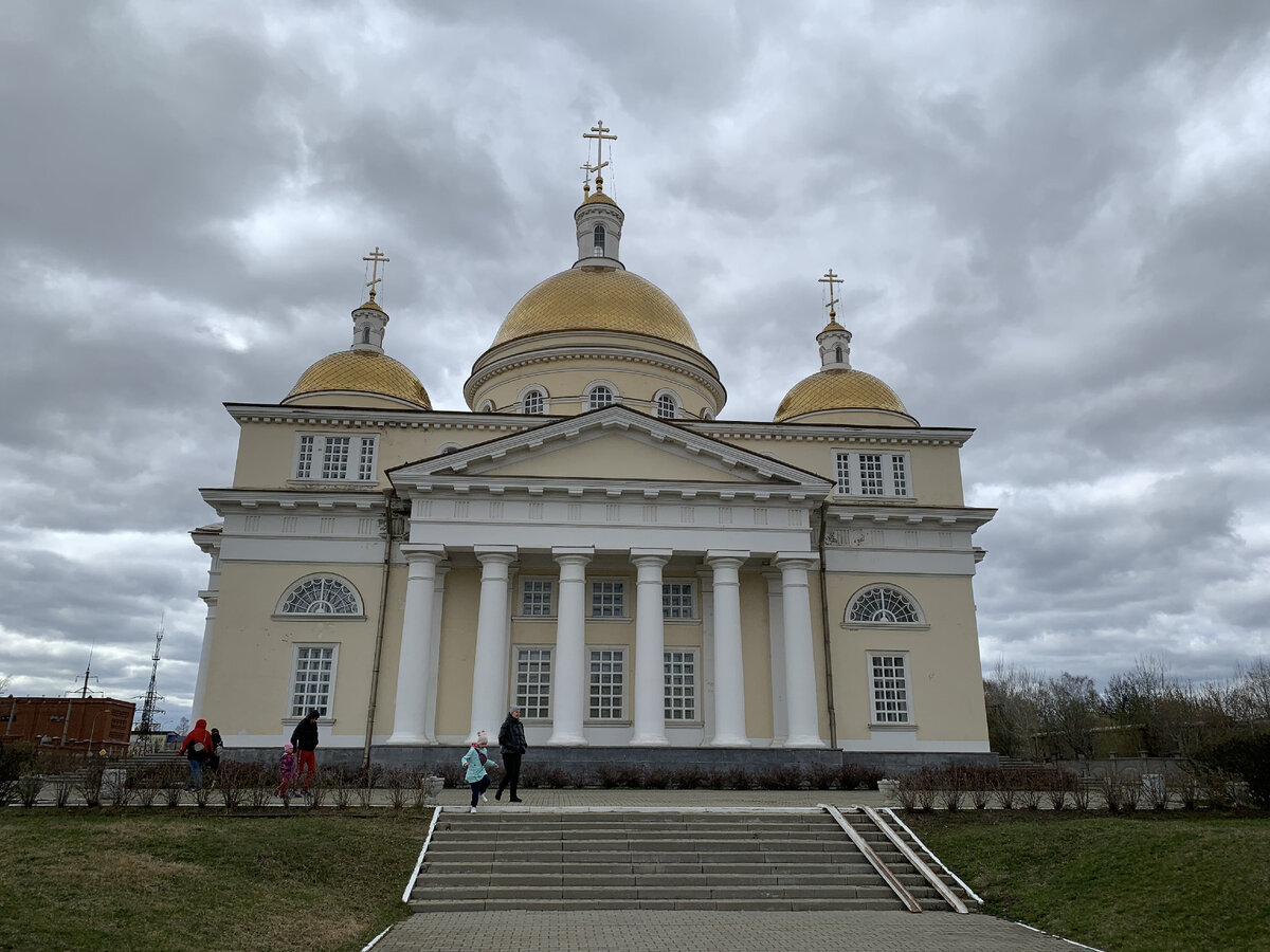 Он же, с другой стороны