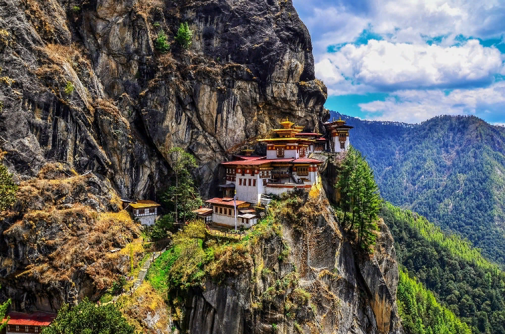 Бутан страна. Королевство бутан (Bhutan). Королевство бутан в Гималаях. Тхимпху — столица королевства бутан. Королевство бутан достопримечательности.