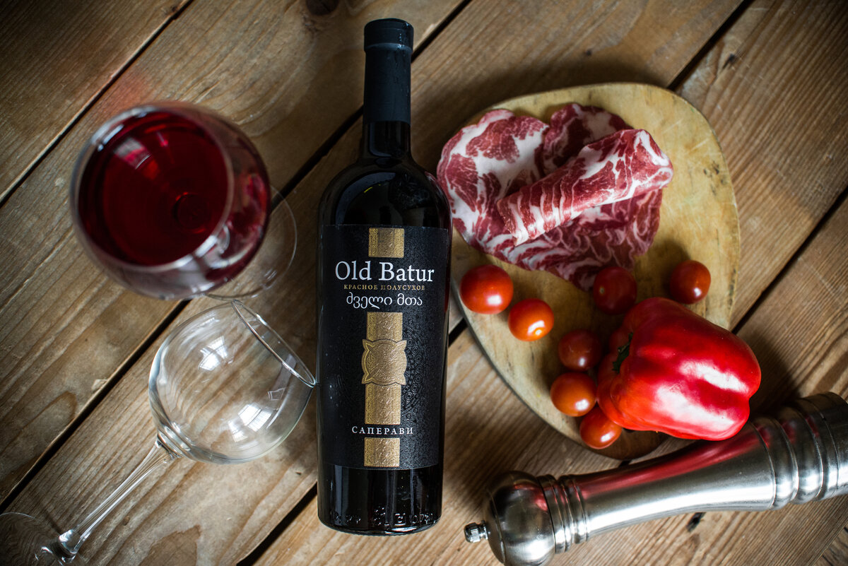 Красное «Old Batur» сорта Саперави от Минского завода игристых вин