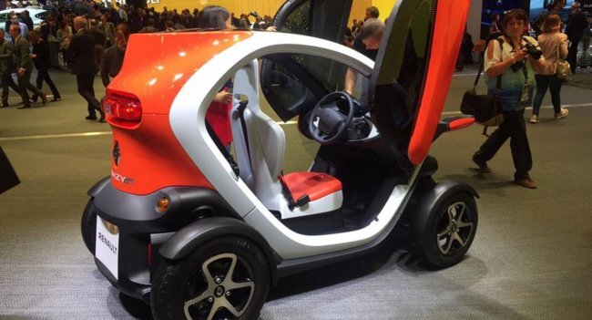 Renault Twizy относится к квадрициклам