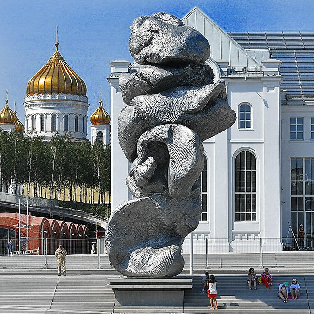 "Большая глина" Урса Фишера в Москве