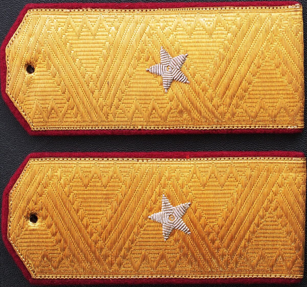 Погоны генерал-майора. Яндекс картинки. 