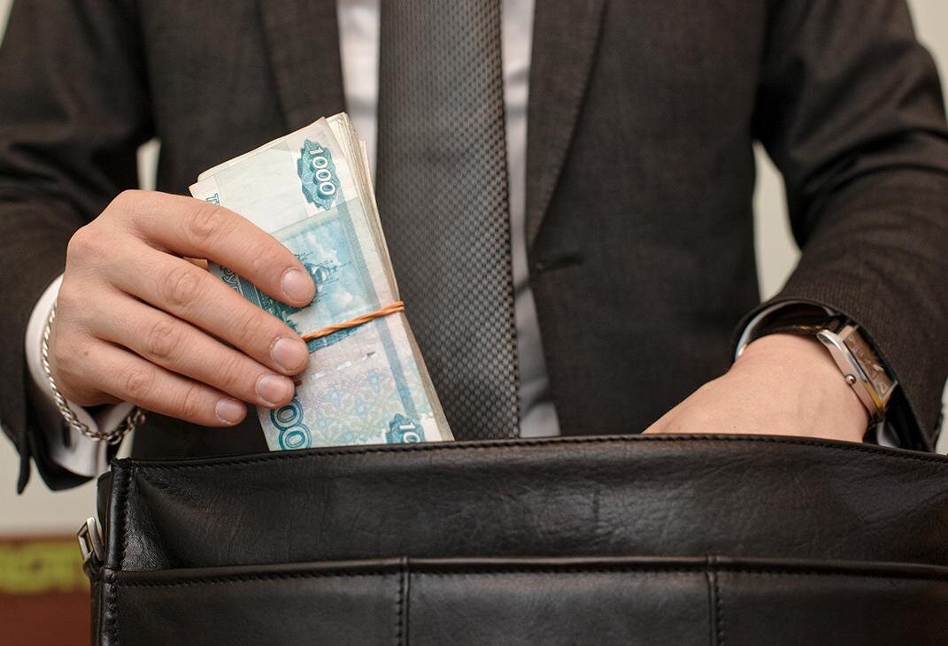 растрата денег. белогловский сергей яковлевич. пыльнев олег. юристы мошенники. депутат хищение.