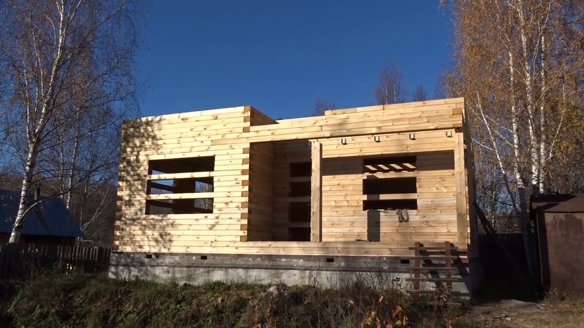 Коробка дома за первый строительный сезон