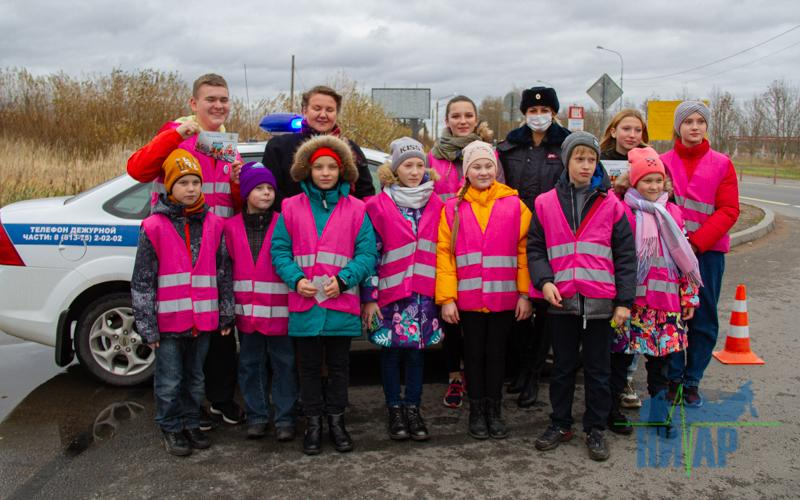 Ивангородские школьники в акции "Письмо водителю"  