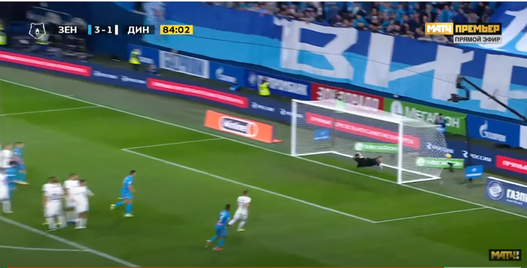 РПЛ 13 тур "Зенит"-"Динамо" 4:1 Гол Ярослава Ракицкого (за кадром) со штрафного. Скриншот трансляции канала Матч-Премьер