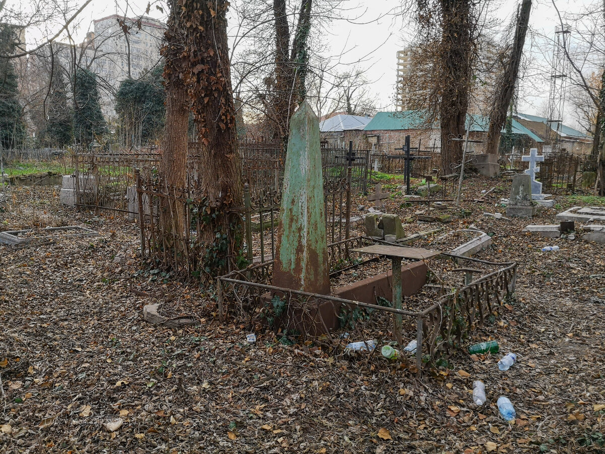 Кладбище в центре Краснодара меня шокировало
